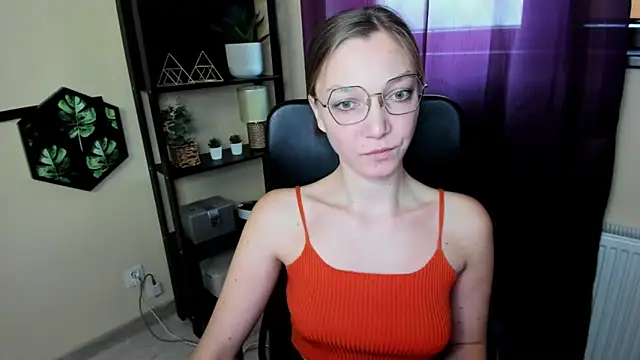 EmillyPlay online show from March 21, 2025, 10:17 am