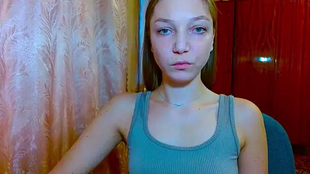 EmillyPlay online show from December 3, 2025, 12:03 pm