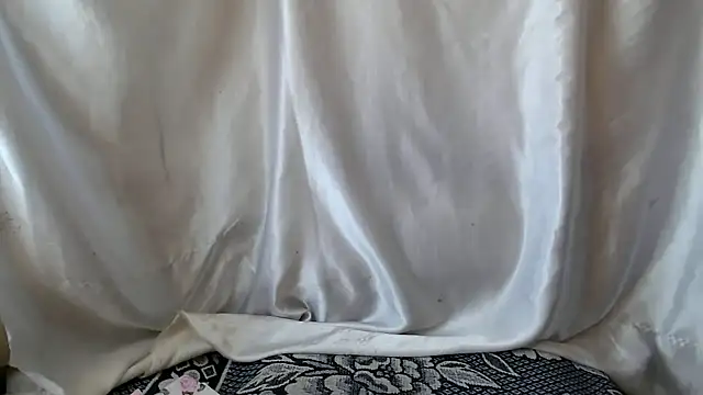 Snapshot of Burberrry_ chatting on March 8, 2025, 12:52 pm Burberrry online show from March 8, 2025, 12:52 pm