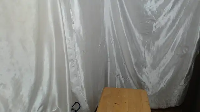 Snapshot of Burberrry_ chatting on September 24, 2025, 6:55 pm Burberrry online show from September 24, 2025, 6:55 pm