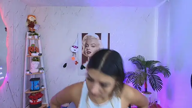 SALOOMEE   online show from January 12, 2026, 7:41 pm