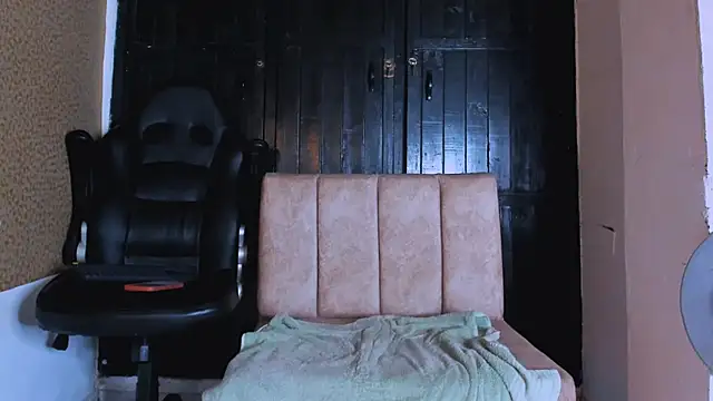 naugthy dominant online show from January 13, 2025, 12:35 pm