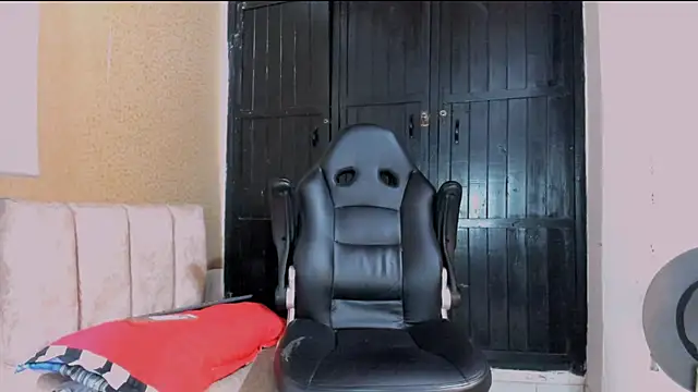 naugthy dominant online show from January 14, 2025, 5:23 pm