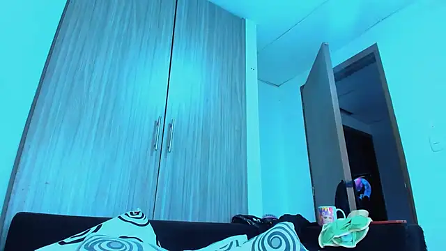 naugthy dominant online show from October 4, 2025, 11:08 am