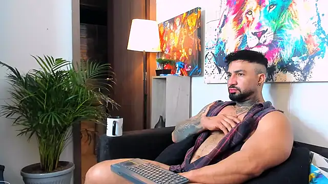 naugthy dominant online show from November 30, 2025, 9:02 am