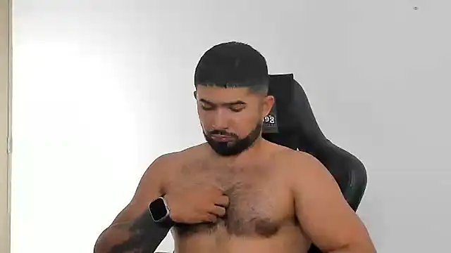 Snapshot of ethaanjones chatting on December 29, 2024, 7:53 pm ethaanjones online show from December 29, 2024, 7:53 pm