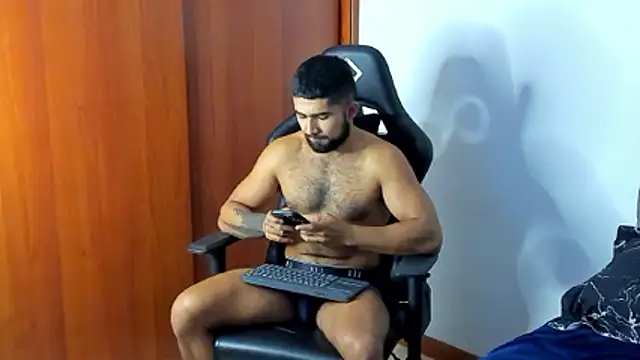 Snapshot of ethaanjones chatting on January 10, 2026, 9:52 pm ethaanjones online show from January 10, 2026, 9:52 pm