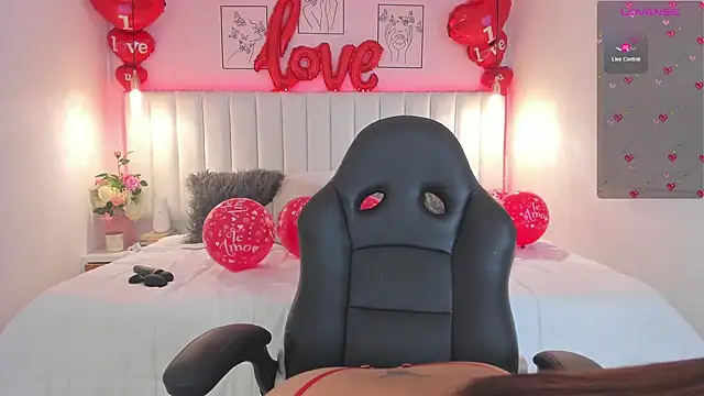 Snapshot of ivy_collins chatting on February 15, 2025, 1:10 am ivy collins online show from February 15, 2025, 1:10 am