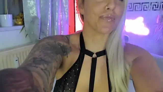 CocoSkyy online show from November 29, 2025, 8:23 pm