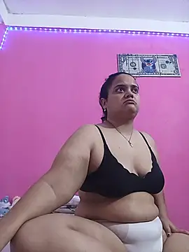Snapshot of brunnette_hot chatting on June 5, 2026, 10:32 am brunnette hot online show from June 5, 2026, 10:32 am