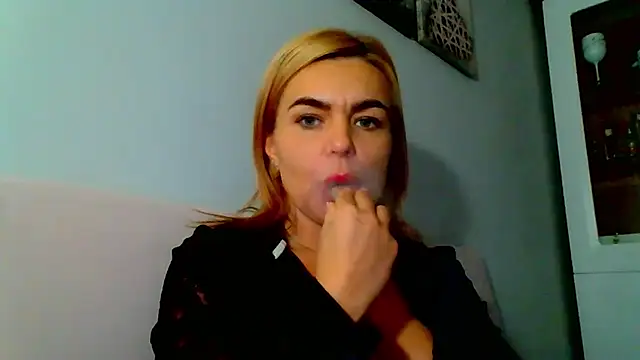 Snapshot of DESIREjenny chatting on December 9, 2024, 12:19 pm DESIREjenny online show from December 9, 2024, 12:19 pm