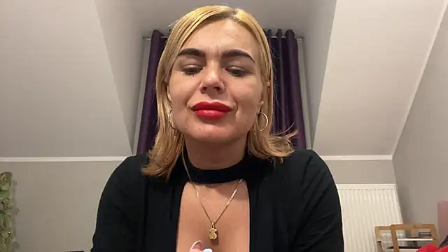 Snapshot of DESIREjenny chatting on December 20, 2024, 8:38 am DESIREjenny online show from December 20, 2024, 8:38 am