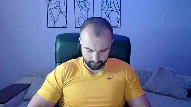 brindlefly6969 online show from September 30, 2025, 10:20 am