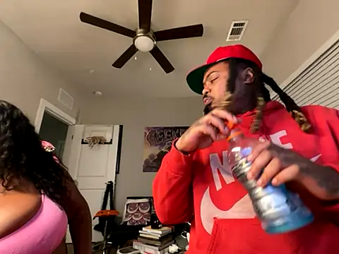 4EVAGLACIERS online show from September 22, 2025, 3:08 am