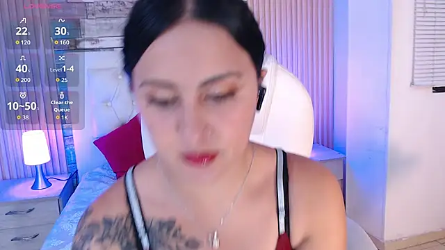 isabella smith  online show from September 16, 2025, 7:59 pm