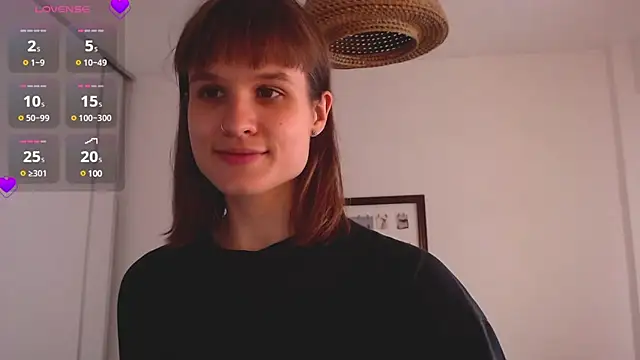 Snapshot of Your_Hand_In_mine chatting on December 10, 2024, 9:43 pm Your Hand In mine online show from December 10, 2024, 9:43 pm