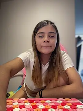 pamell col online show from April 15, 2026, 7:32 pm