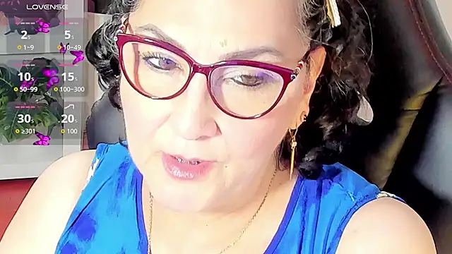 cataleya mom online show from October 31, 2025, 3:18 am