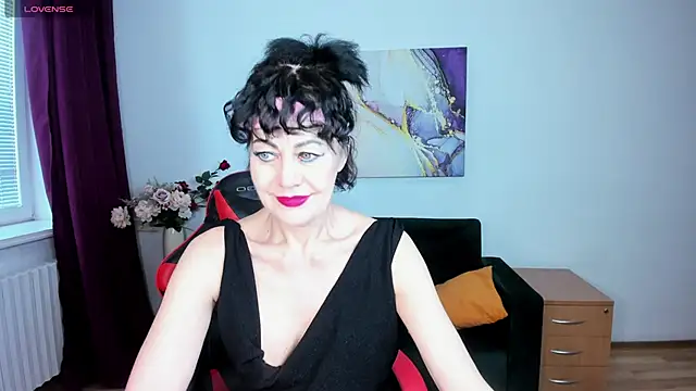 Snapshot of Silvia_Wallec chatting on May 3, 2026, 5:13 am Silvia Wallec online show from May 3, 2026, 5:13 am
