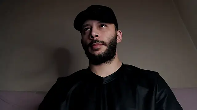 henryaxe online show from September 18, 2025, 1:51 am