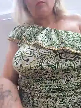 Snapshot of lady_charlyne chatting on January 18, 2025, 6:21 pm lady charlyne online show from January 18, 2025, 6:21 pm