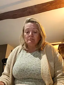 Snapshot of lady_charlyne chatting on February 18, 2025, 6:47 pm lady charlyne online show from February 18, 2025, 6:47 pm