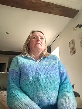 Snapshot of lady_charlyne chatting on February 27, 2025, 11:52 am lady charlyne online show from February 27, 2025, 11:52 am