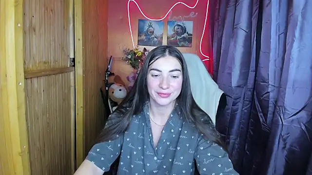 Fiery Brunette  online show from December 25, 2024, 11:43 am