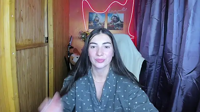 Fiery Brunette  online show from December 26, 2024, 8:50 am