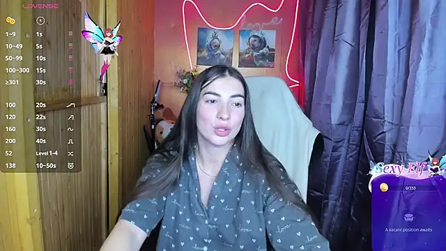 Fiery Brunette  online show from December 27, 2024, 12:45 pm