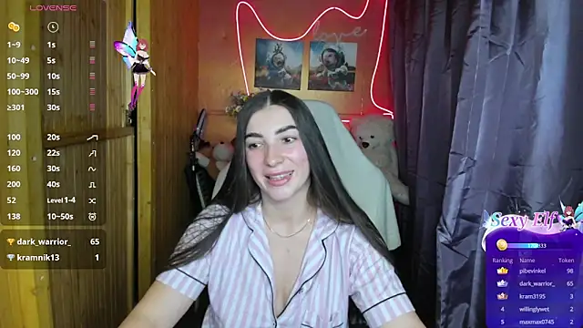 Fiery Brunette  online show from January 5, 2025, 8:31 pm