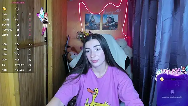 Fiery Brunette  online show from January 9, 2025, 5:54 pm