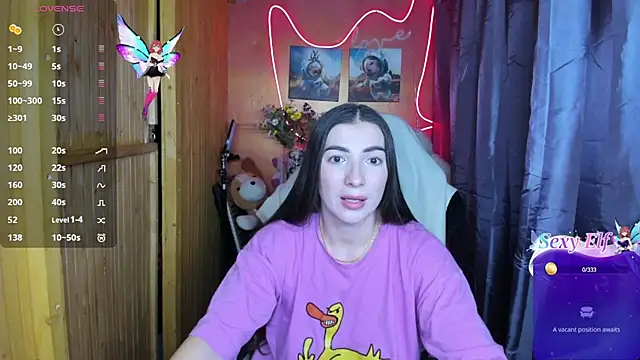 Fiery Brunette  online show from January 10, 2025, 2:23 pm