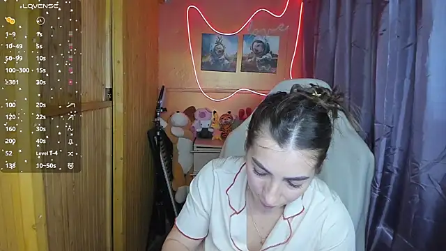 Fiery Brunette  online show from February 25, 2025, 7:31 am