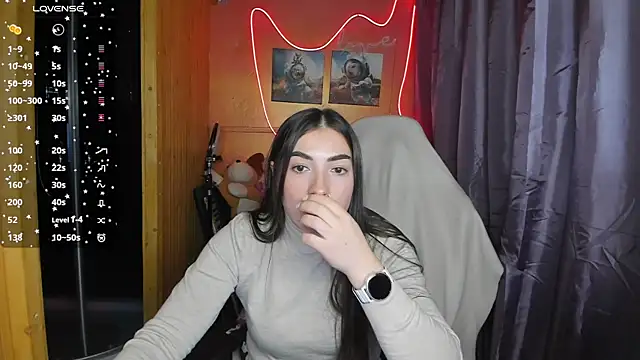 Fiery Brunette  online show from February 27, 2025, 11:52 am