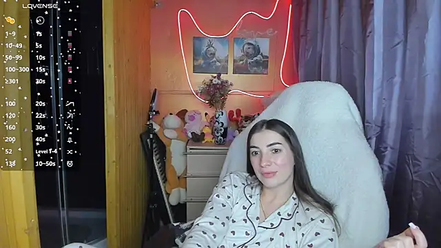 Fiery Brunette  online show from March 12, 2025, 11:31 am