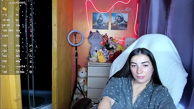 Fiery Brunette  online show from September 27, 2025, 9:36 am