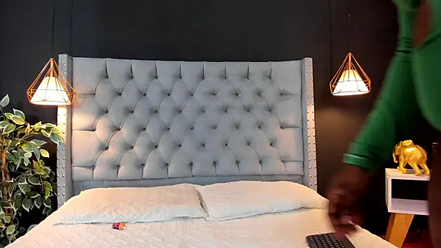 Tammy  vega  online show from February 13, 2025, 4:00 am