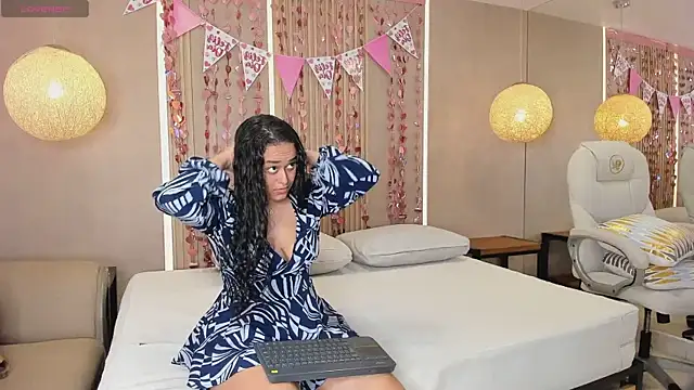 sabrina shark  online show from February 13, 2026, 1:56 am