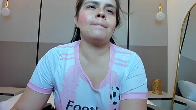 ayla13  online show from April 16, 2026, 8:09 pm