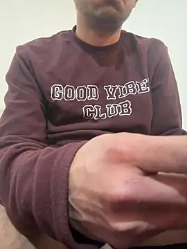 Snapshot of rhuh3991 chatting on January 11, 2025, 10:29 pm rhuh3991 online show from January 11, 2025, 10:29 pm