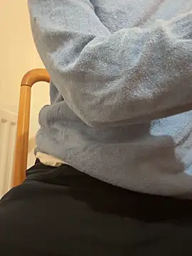 Snapshot of rhuh3991 chatting on February 23, 2025, 10:28 am rhuh3991 online show from February 23, 2025, 10:28 am