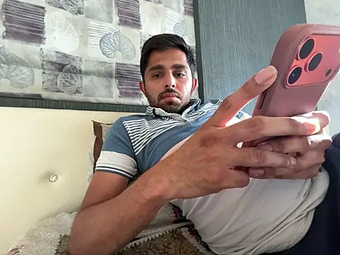 rhuh3991 online show from April 9, 2026, 11:48 am