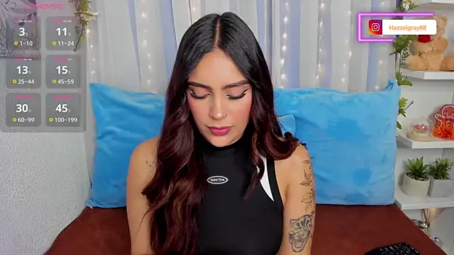 HazzelGray online show from October 11, 2025, 3:32 pm