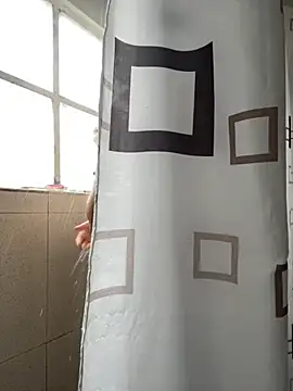 hannahb-e online show from September 30, 2025, 5:29 pm