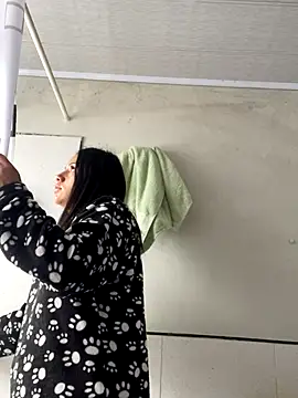 hannahb-e online show from November 1, 2025, 2:41 pm