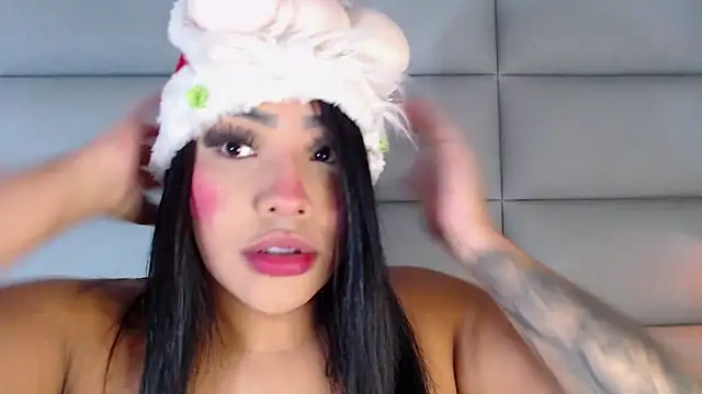 emily brontee  online show from December 10, 2024, 11:54 am