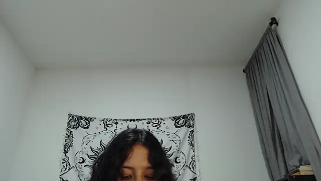 AlinaWoolf  online show from March 8, 2025, 4:45 am