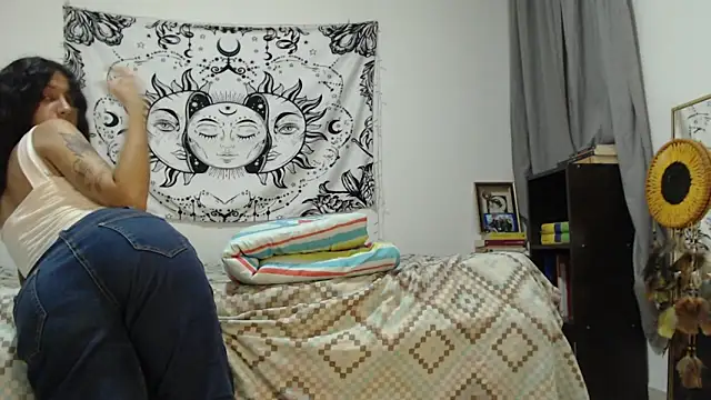 AlinaWoolf  online show from March 11, 2025, 5:05 am