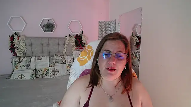 Snapshot of katie_joness_ chatting on January 19, 2025, 4:04 pm katie joness online show from January 19, 2025, 4:04 pm